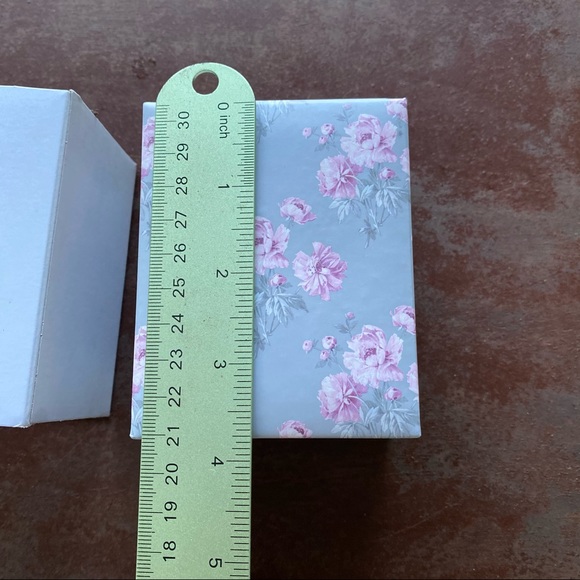 New! Laura Ashley Pink Heart Patent Strap Gold Rhinestone Watch - Picture 11 of 15